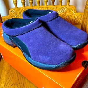 New in Box!! Sporto Heidi Size 8